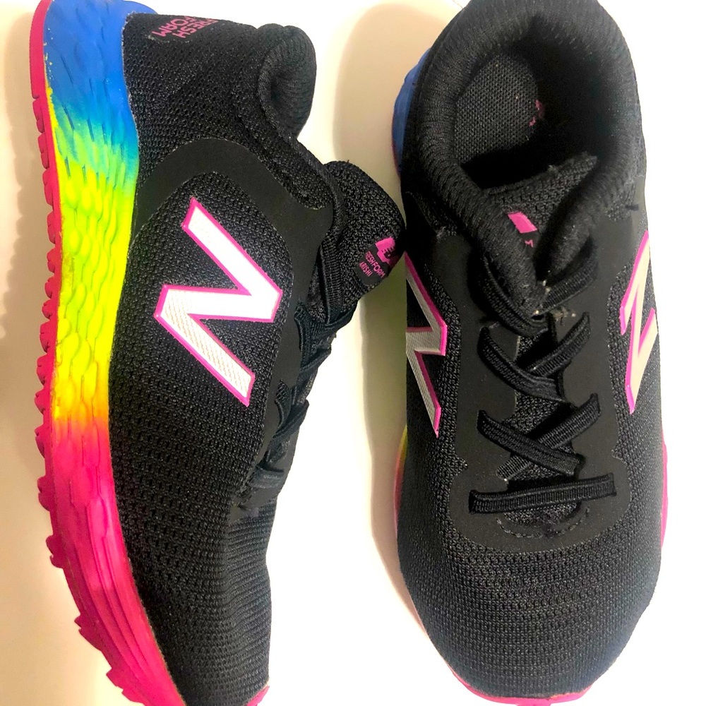 New Balance tennis shoes